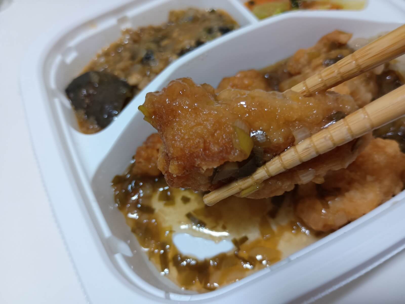 鶏の唐揚げの黒酢葱ソース弁当7