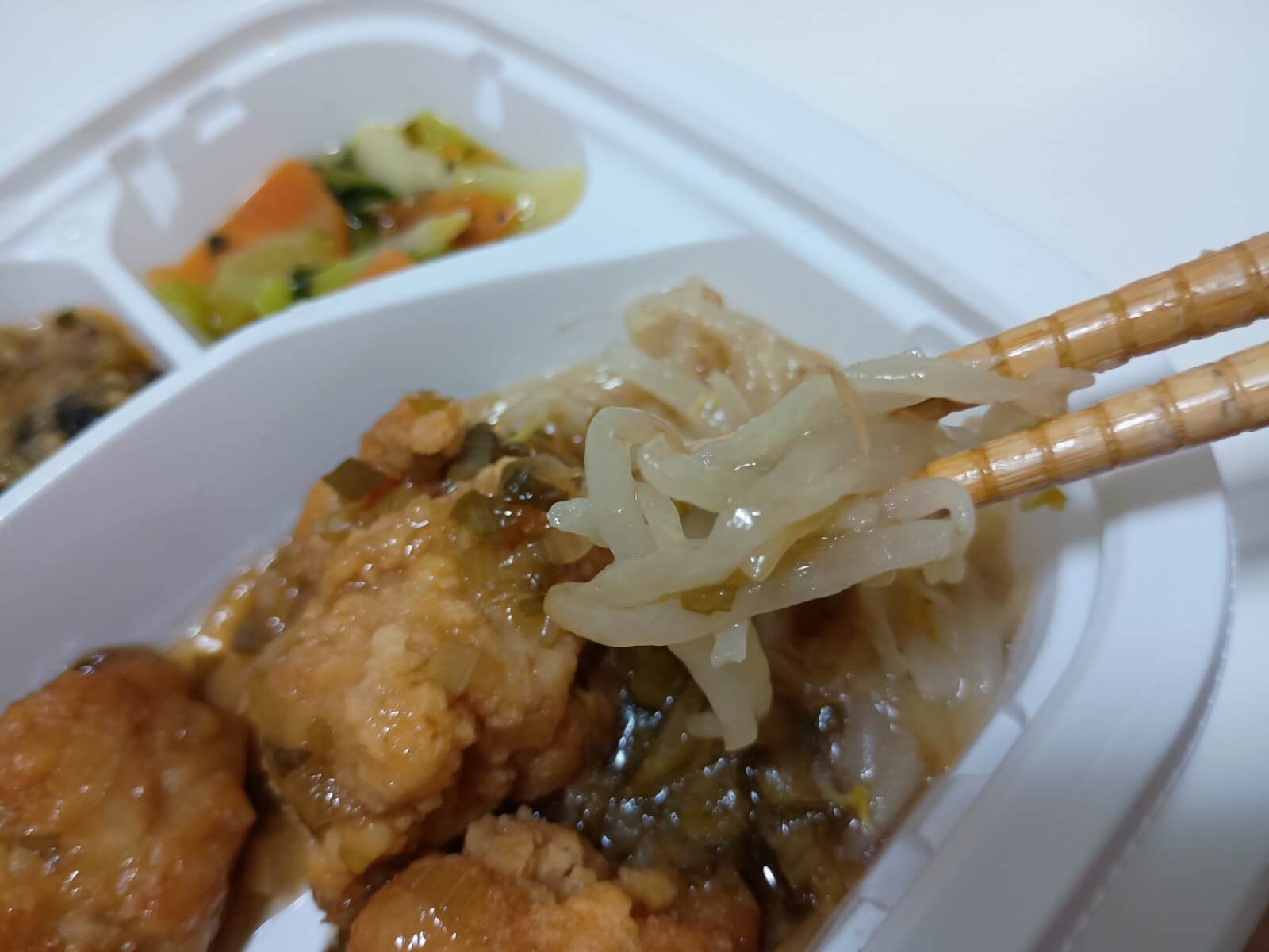鶏の唐揚げの黒酢葱ソース弁当9