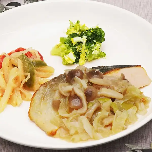 マスの柚子胡椒バター炒め弁当 公式
